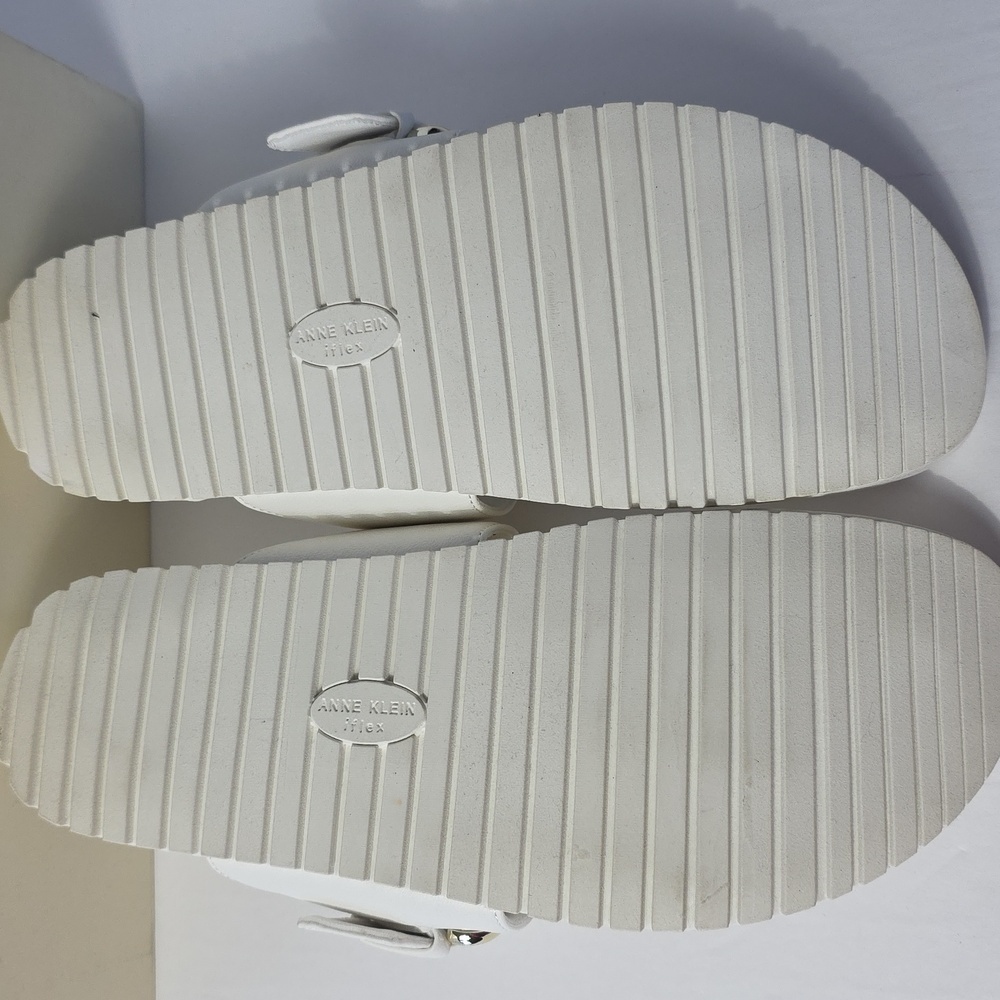 Anne Klein (8.5) iflex White Footbed Sandals - Picture 4 of 10